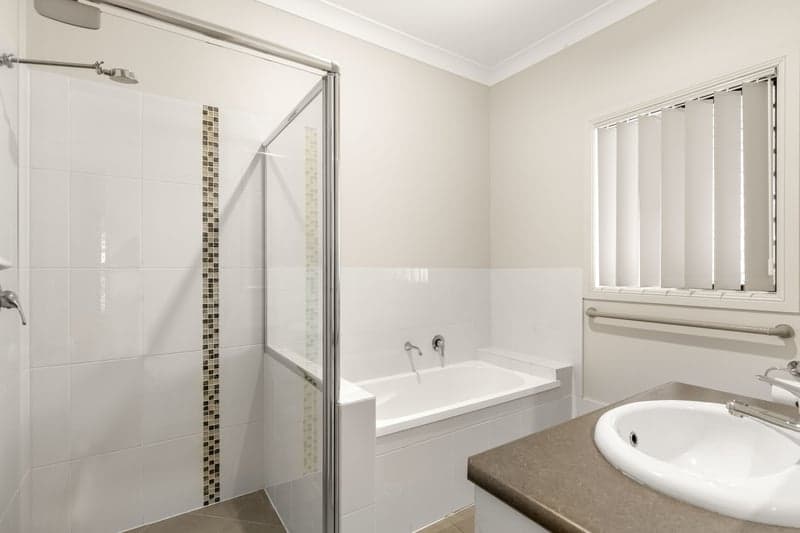 8 Emerald Crescent, Springfield - Thumbnail 7
