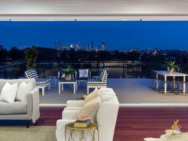 8/2a Trelawney Street, Woollahra, Indooroopilly - Image 1