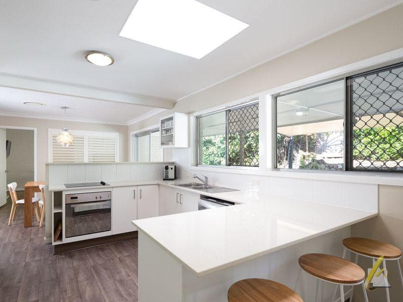 28 Lochiel Street, Kenmore - Thumbnail 5