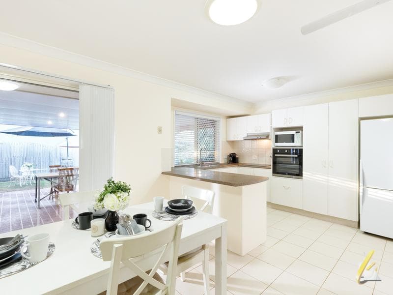 16 Robyn Street, Doncaster, VIC, Doncaster - Thumbnail 3