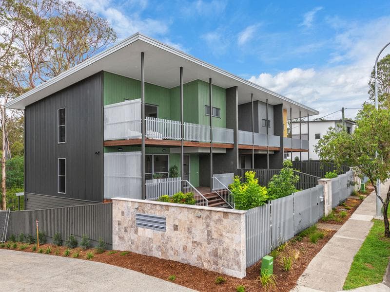 33b Kersley Road, Kenmore - Image 1