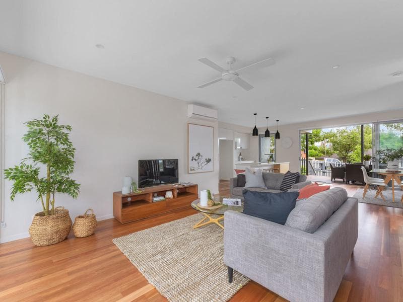 33b Kersley Road, Kenmore - Thumbnail 3