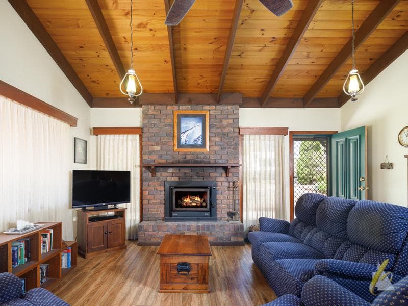 16 Kanangra Close,  Karana Downs, Karana Downs - Thumbnail 2