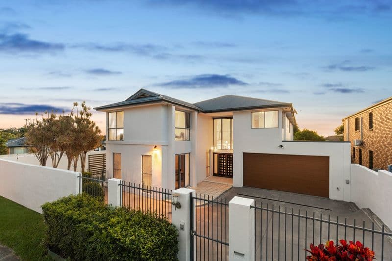 5/7 William Street, Robertson - Image 1