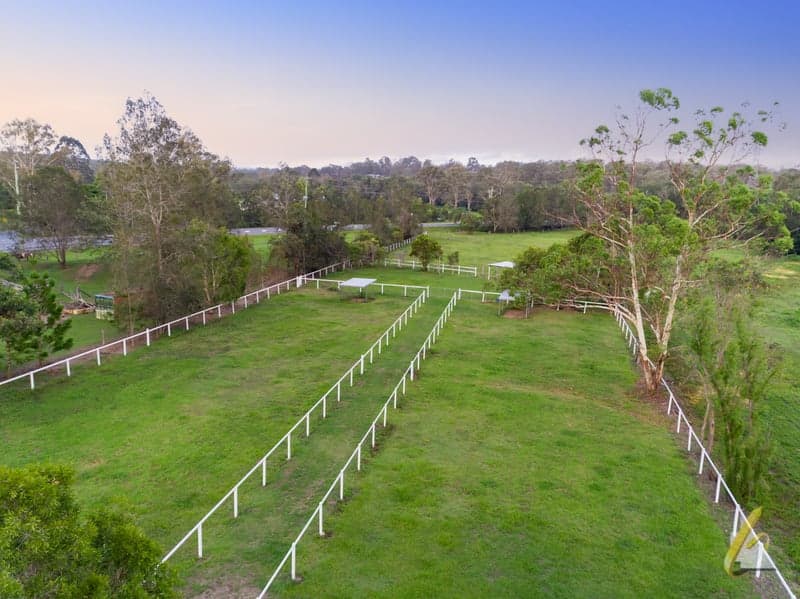 10 Dolman Road, Anstead - Thumbnail 2