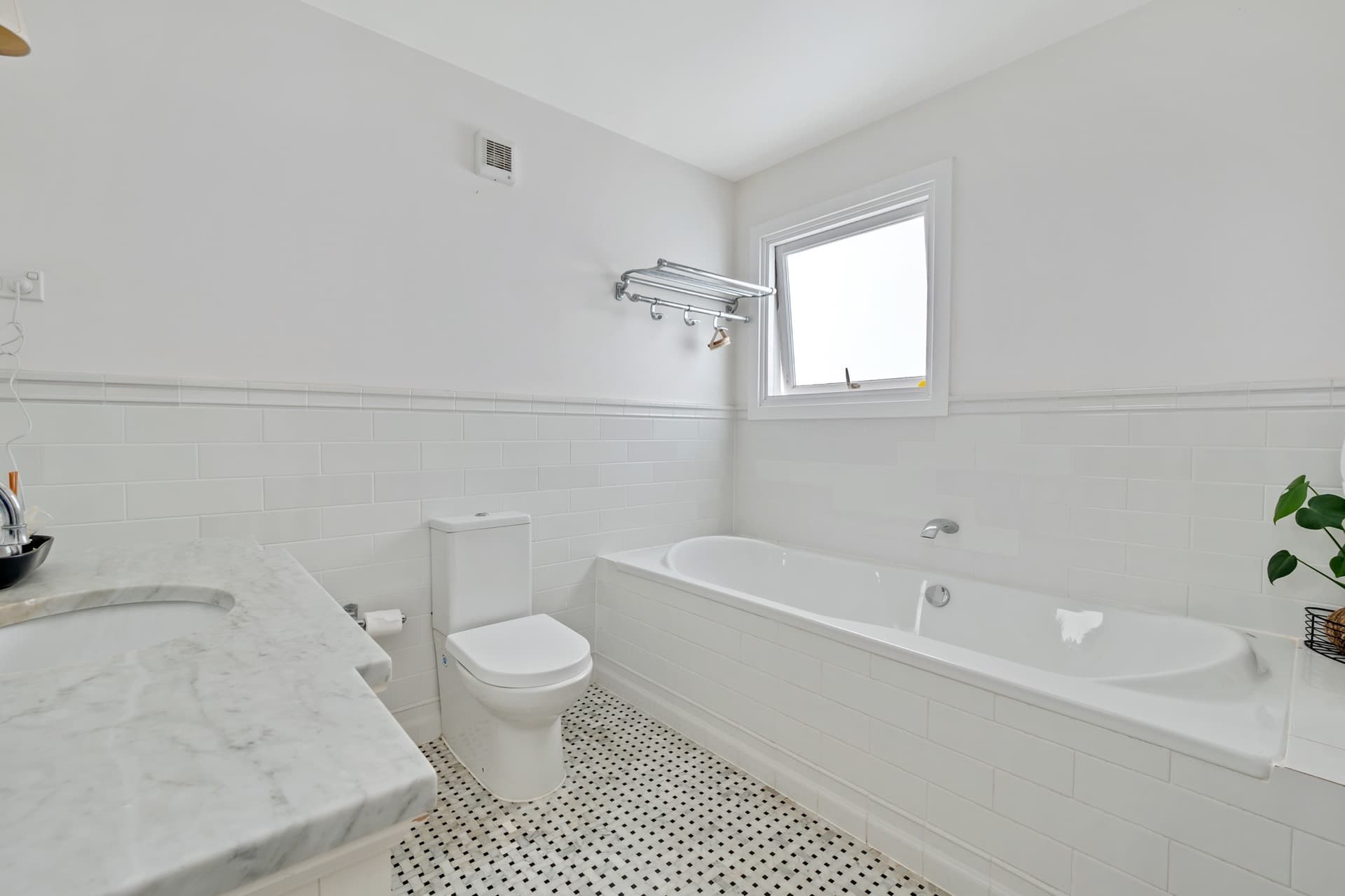 225 Scott Parade, Brown Hill, VIC, Brown Hill - Thumbnail 5