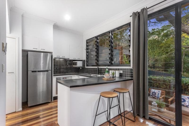 8 Rennie Street,  Indooroopilly, Indooroopilly - Thumbnail 4