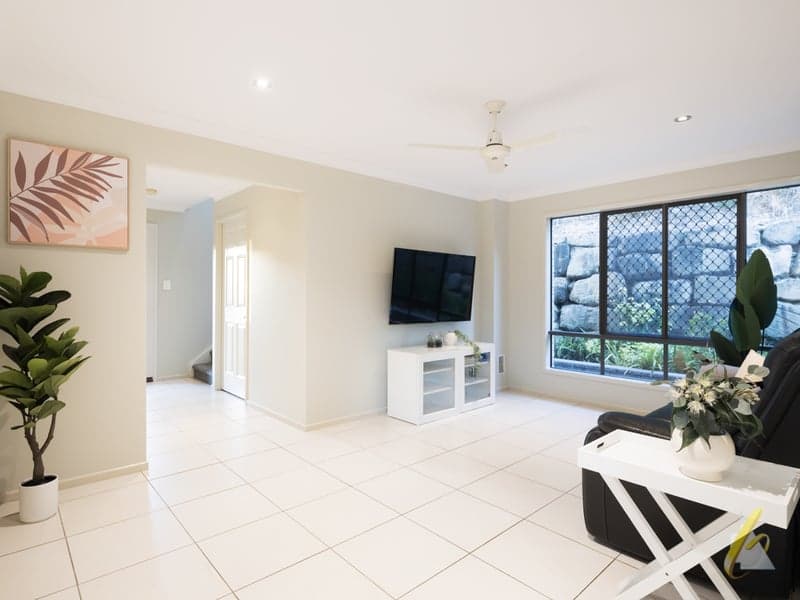 1 Bluegum Rise, Anstead - Thumbnail 5