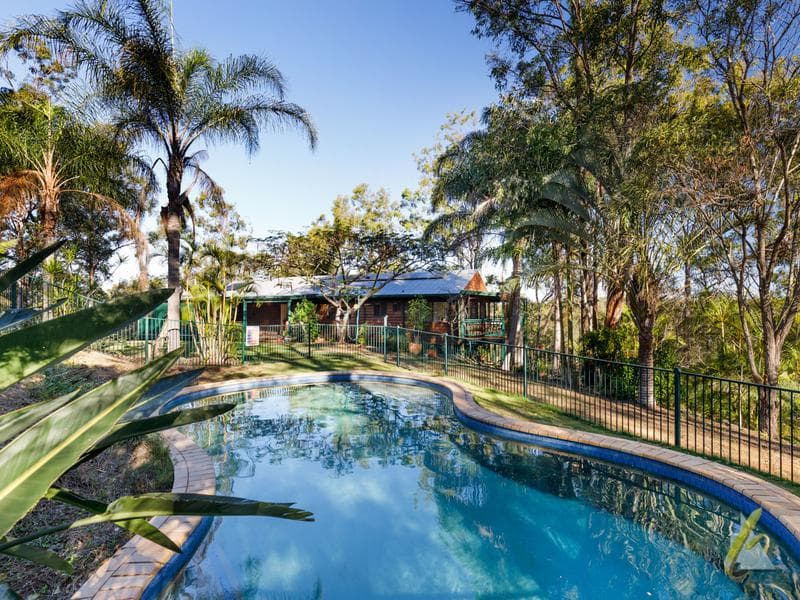 39 Emungerie Grove, Karana Downs - Thumbnail 3