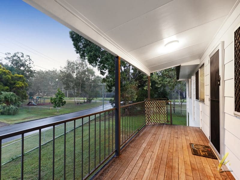 2 Essex Court, Bellbird Park - Thumbnail 3