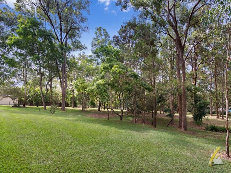 237 Sugars Road, Anstead - Thumbnail 2