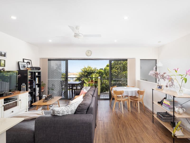2/54 Grenfell Street, Mount Gravatt East - Image 1