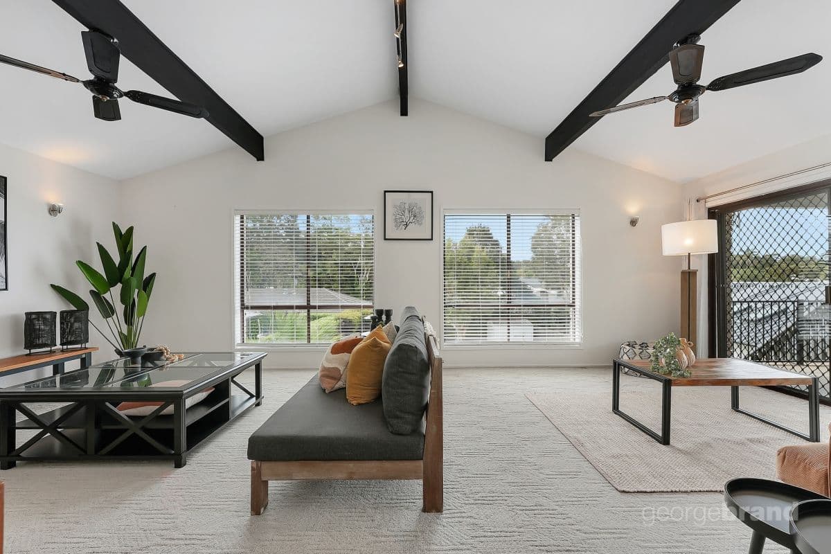2/15 Packham Crescent, Glen Waverley, VIC, Wamberal - Thumbnail 2