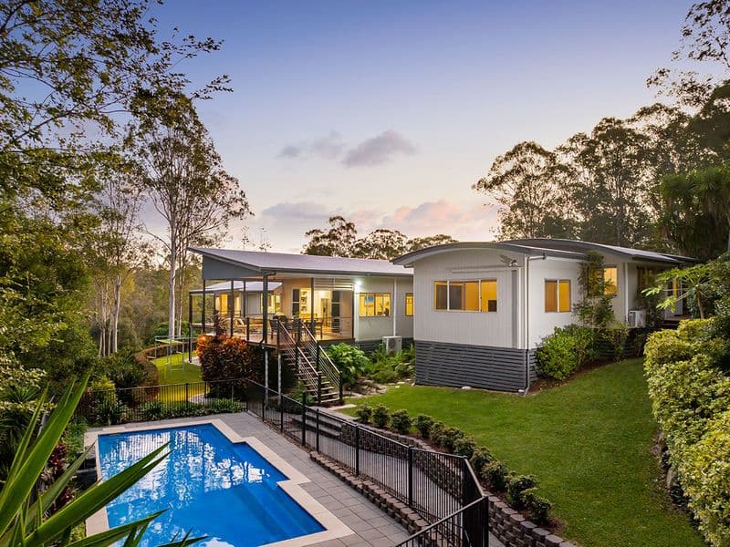 7 Lucas Place, Pullenvale - Image 1