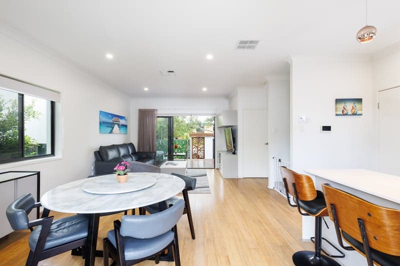 4/21 Kersley Road, Kenmore - Thumbnail 3
