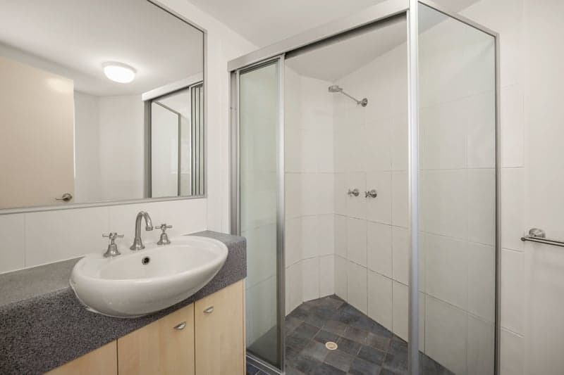 1/69 Coonan Street, Indooroopilly - Thumbnail 4