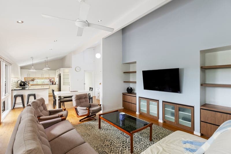 21 Aurora Crescent, Kenmore - Thumbnail 2