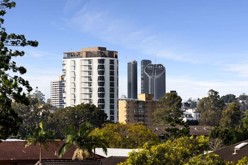 12/48 Durham Street, St Lucia - Image 1