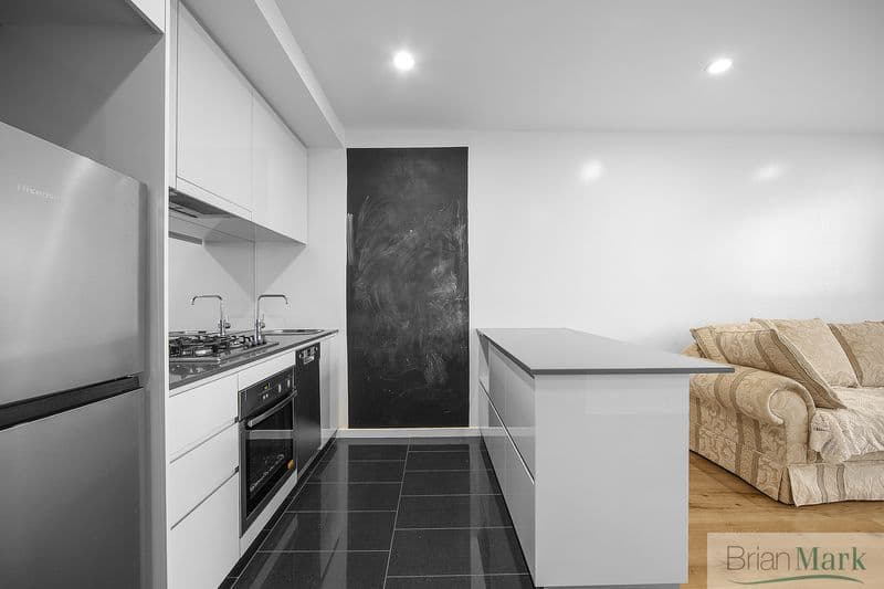 109/50 Catamaran Drive, Werribee South - Thumbnail 2