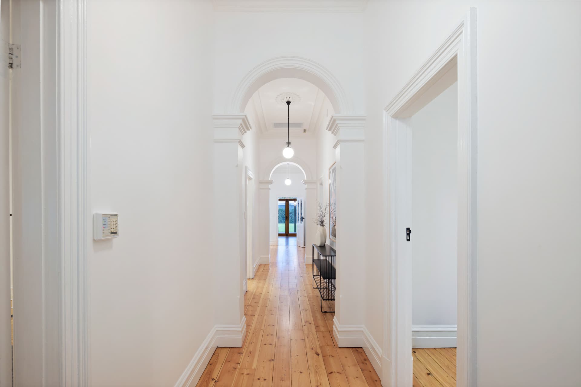 35 Richmond Road, Westbourne Park - Thumbnail 3