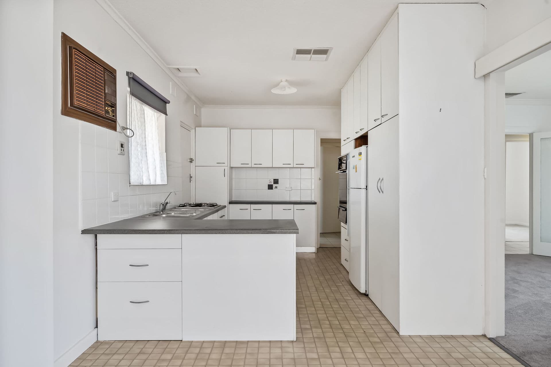 55 Suzanne Avenue, Morphett Vale - Thumbnail 5