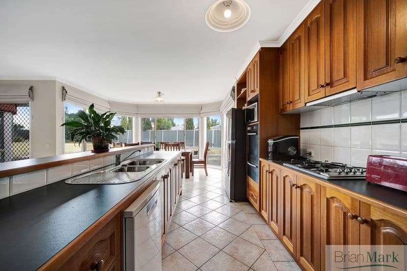 10/172-180 Clovelly Road, Hoppers Crossing - Thumbnail 2