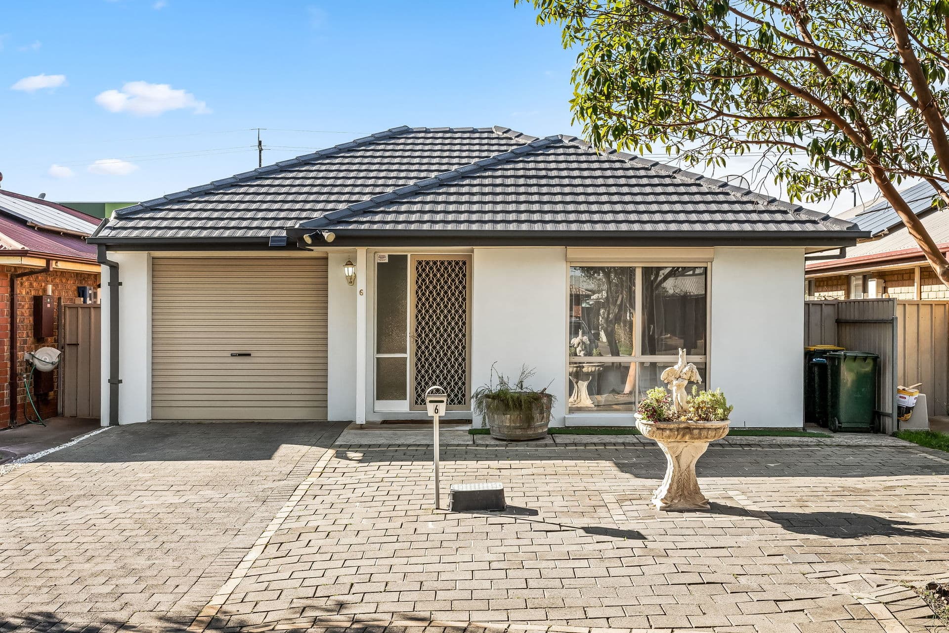 6 Burchmore Court, Blair Athol - Image 1