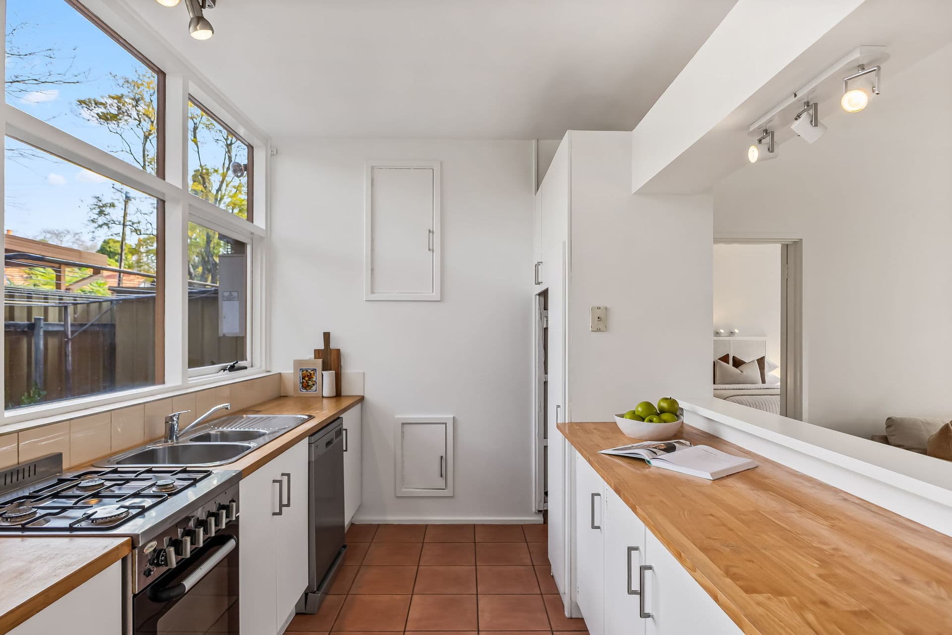 1/15-19 Hatherley Avenue, Hyde Park - Thumbnail 5
