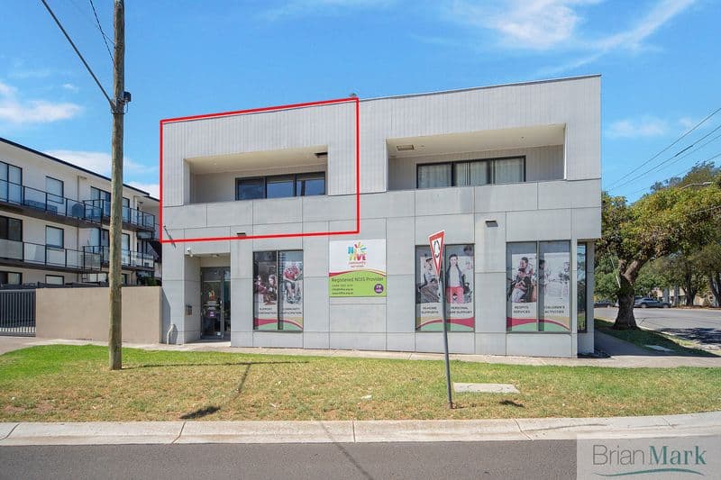 3/221 Watton Street, Werribee - Image 1