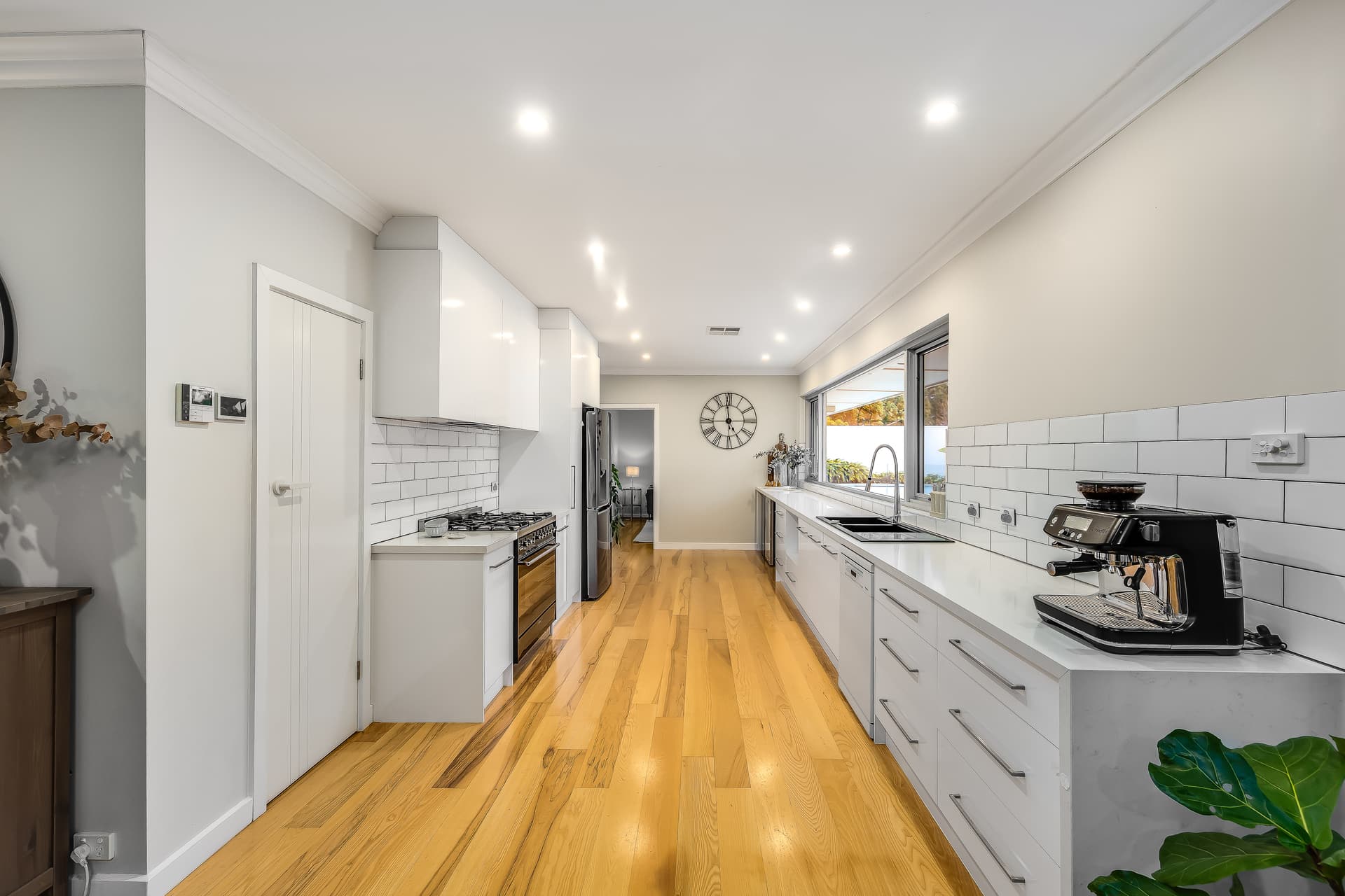 16 Louise Avenue, Fulham - Thumbnail 7
