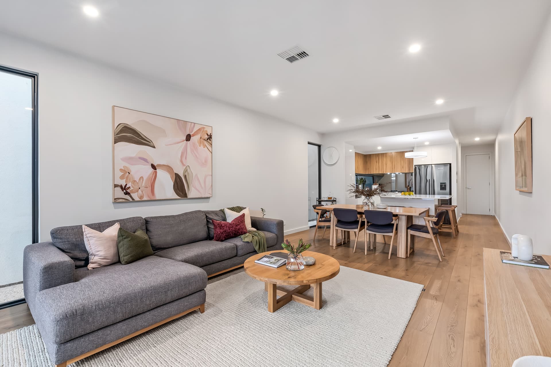 8B Downer Avenue, Campbelltown - Thumbnail 2