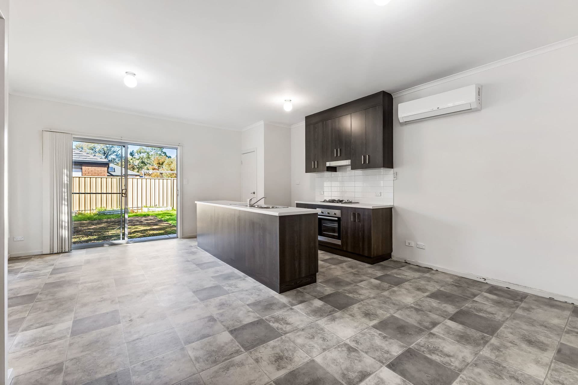 5 Parkside Walk, Smithfield Plains - Thumbnail 4