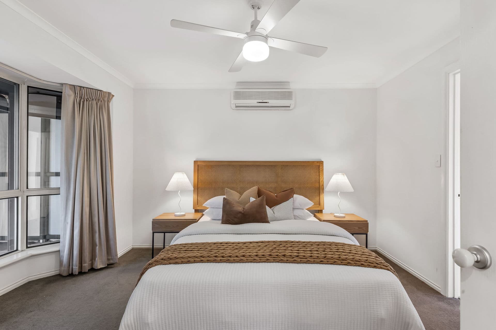 28B Madigan Crescent, Woodcroft - Thumbnail 2