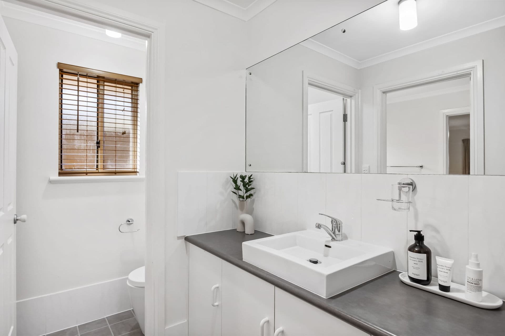28B Madigan Crescent, Woodcroft - Thumbnail 8