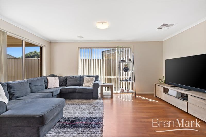 15/70-78 Cook Road, Centennial Park, Tarneit - Thumbnail 4