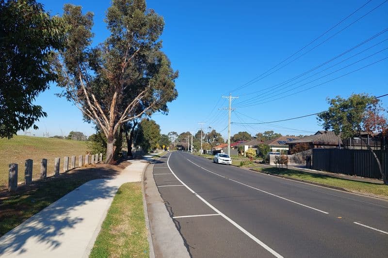 1/57 Gilderthorpe Avenue, Randwick, Hoppers Crossing - Thumbnail 2