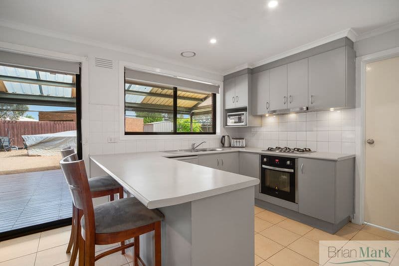 10/10  Diamond Bay  Road, Vaucluse, Hoppers Crossing - Thumbnail 5