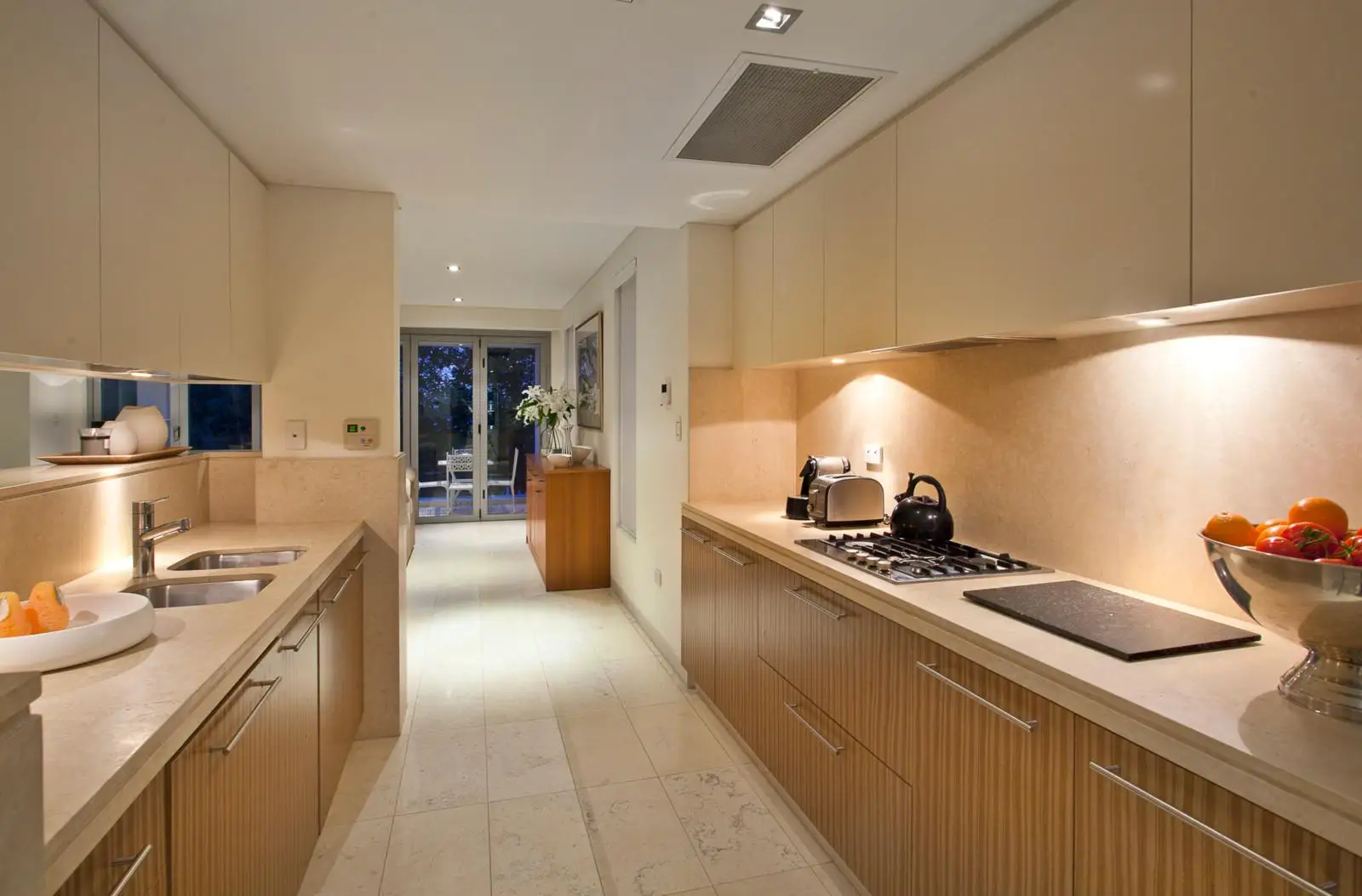 2/14 Carlisle Street, Rose Bay, Werribee - Thumbnail 2