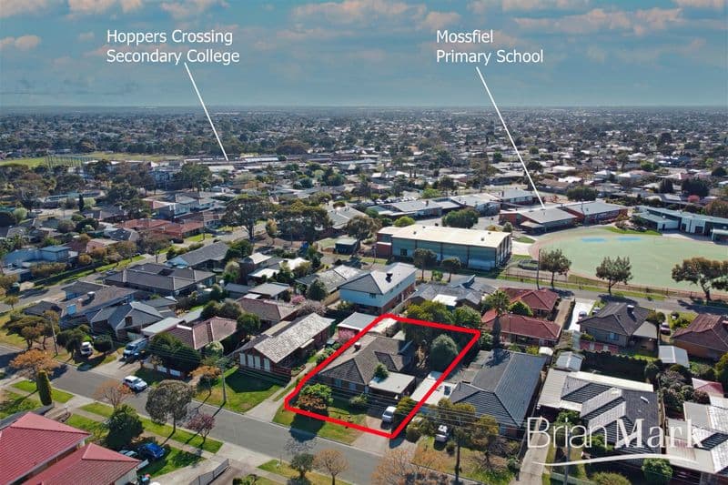 2/8 Wood Street, Hoppers Crossing - Thumbnail 8