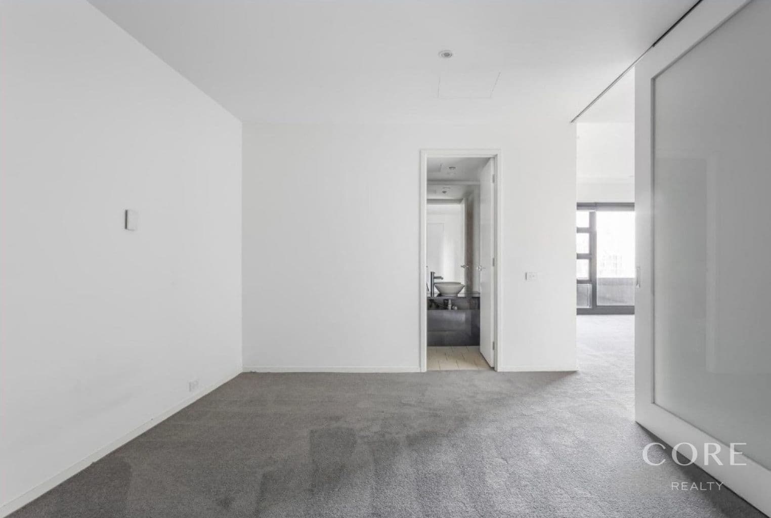 3006/7 Riverside Quay, Southbank - Thumbnail 2
