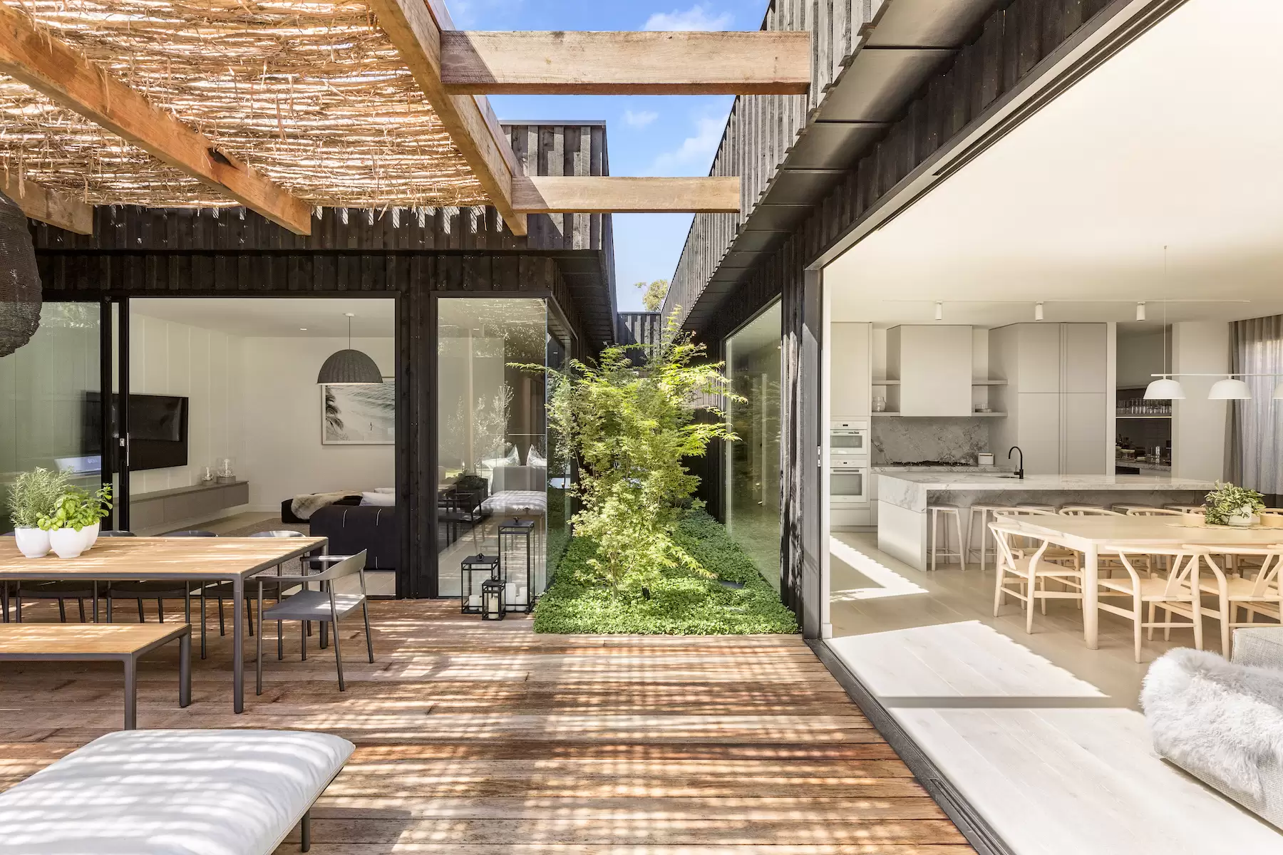 35/300 Mitchell Road, Korora - Thumbnail 2