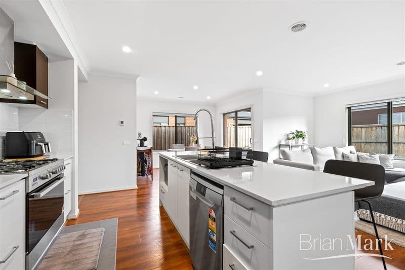 11 Kurung Drive, Wyndham Vale - Thumbnail 2