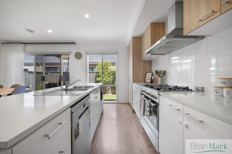8/5 Ocean Street, Woollahra, Werribee - Thumbnail 3
