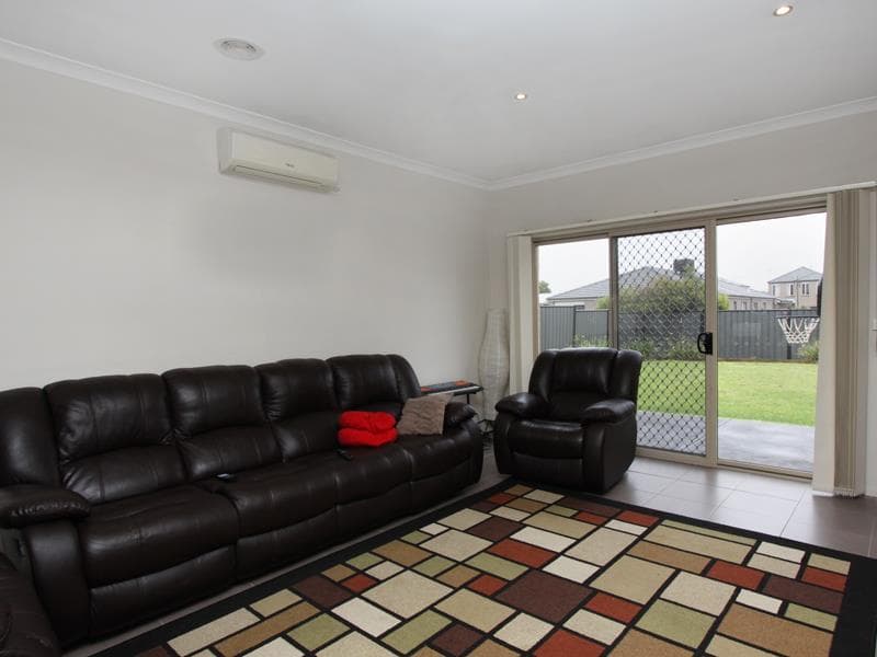 9/359c Bronte  Road, Bronte, Point Cook - Thumbnail 3