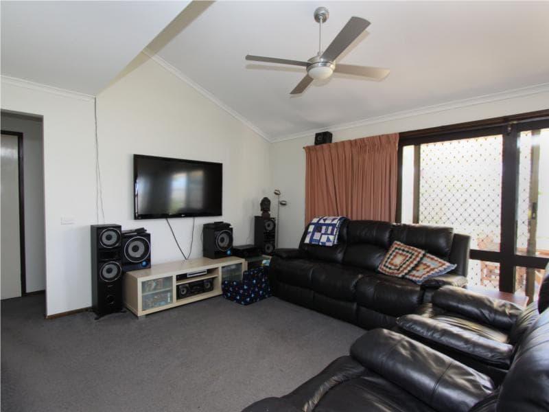 26 Swan Street, Werribee - Thumbnail 2
