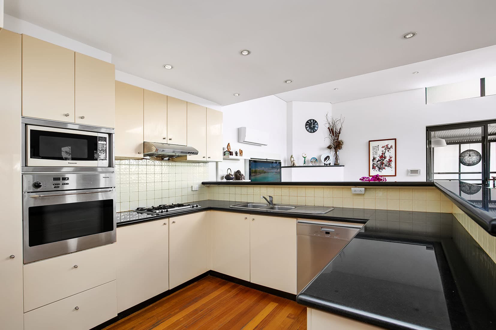 18 Nyora Street, Everton Hills, Everton Hills - Thumbnail 7