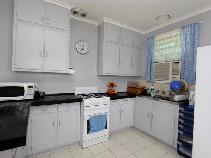 35 Golden Avenue, Werribee - Thumbnail 6