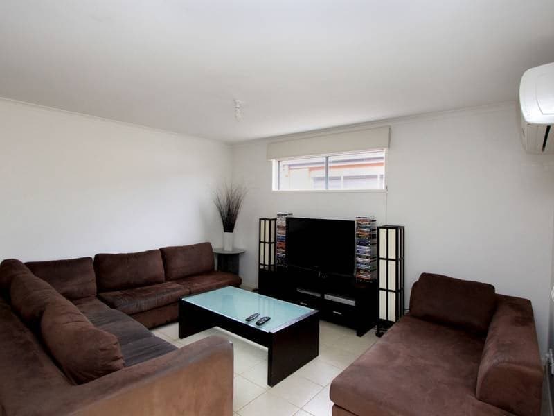 1/74 Cutter Street, Richmond, VIC, Tarneit - Thumbnail 3