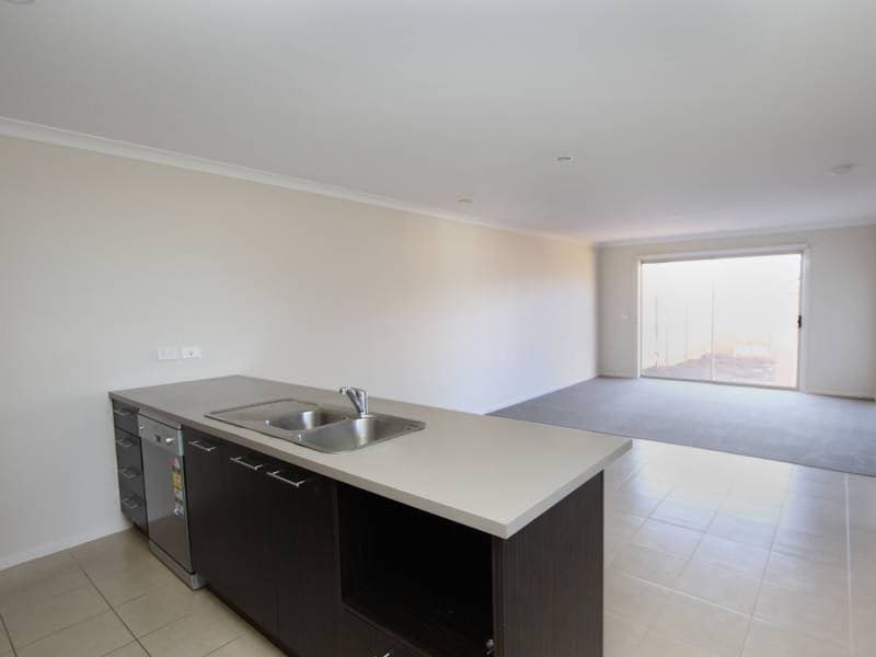 7 Bianca Boulevard, Tarneit - Thumbnail 5
