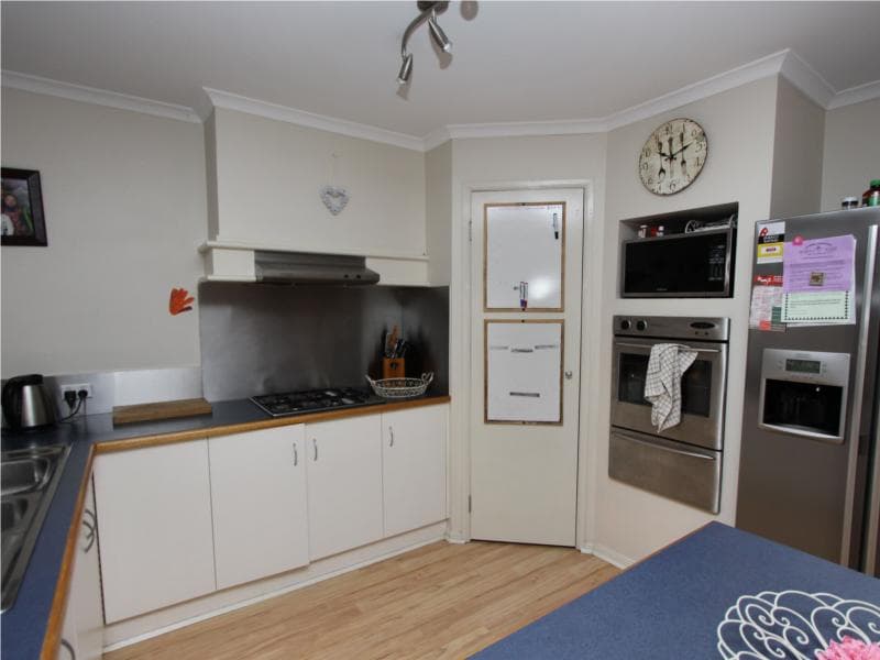 4/18 Corrimal Street, Tarneit - Thumbnail 2